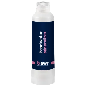 Cartuccia originale BWT Pearlwater Mineralizer da 3000 litri su sfondo bianco, senza effetti grafici