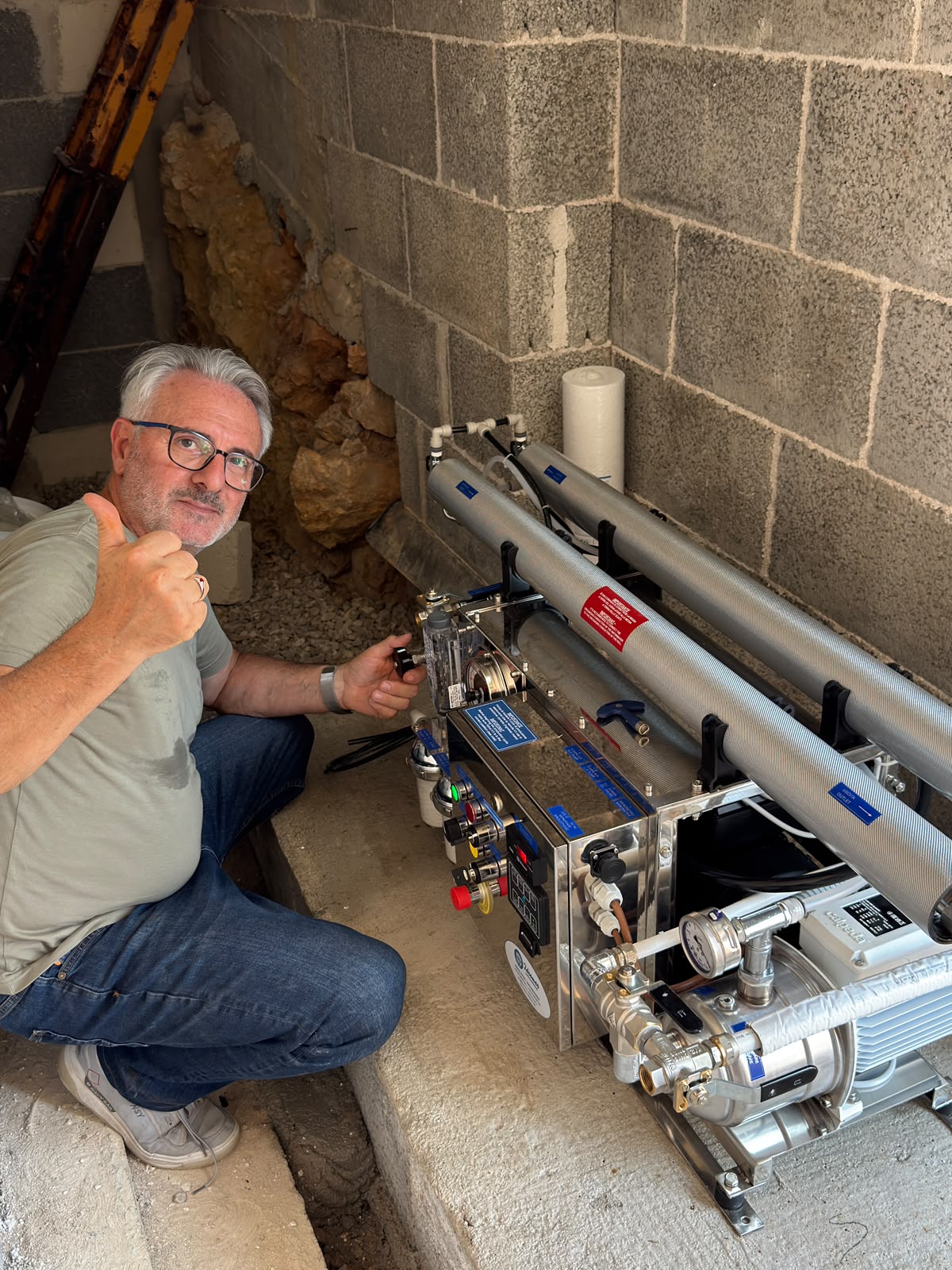 Installazione presso cliente di dissalatore a osmosi inversa per acqua di mare